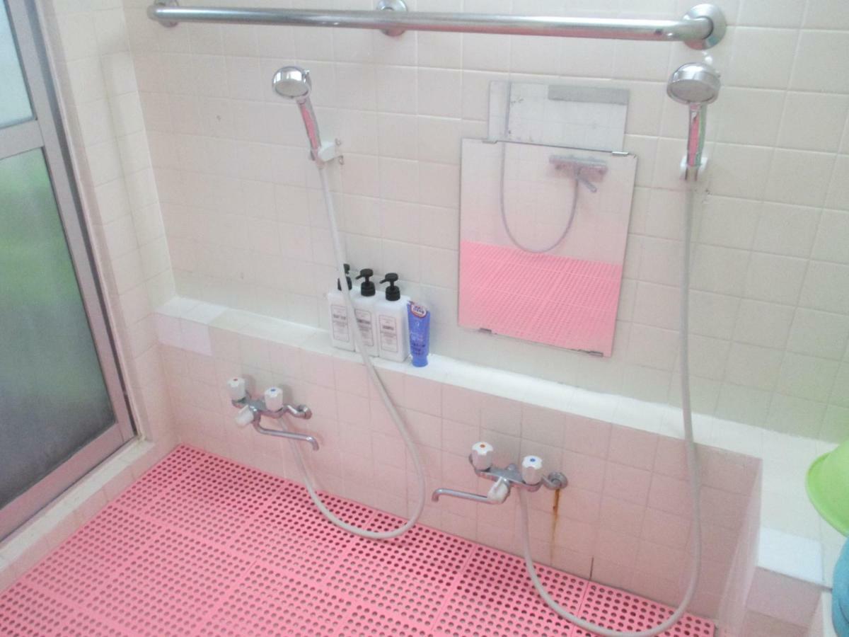 Guesthouse Shiawase Eki Fukuoka  Dış mekan fotoğraf