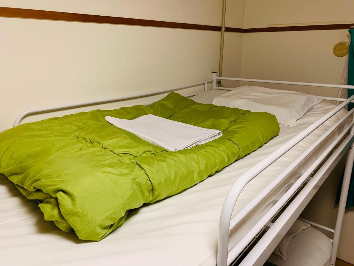 Guesthouse Shiawase Eki Fukuoka  Dış mekan fotoğraf