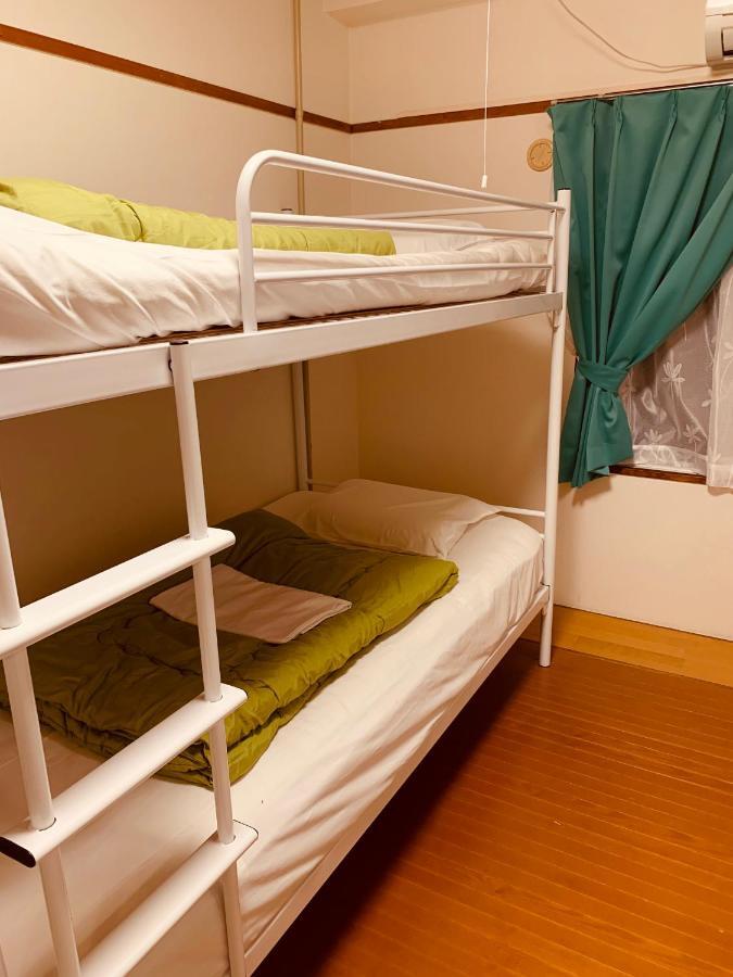 Guesthouse Shiawase Eki Fukuoka  Dış mekan fotoğraf